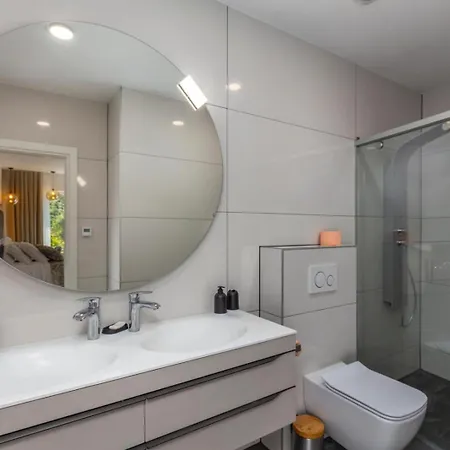 Villa In Istria With Heated Pool And 3 Bedrooms Mošćenička Draga