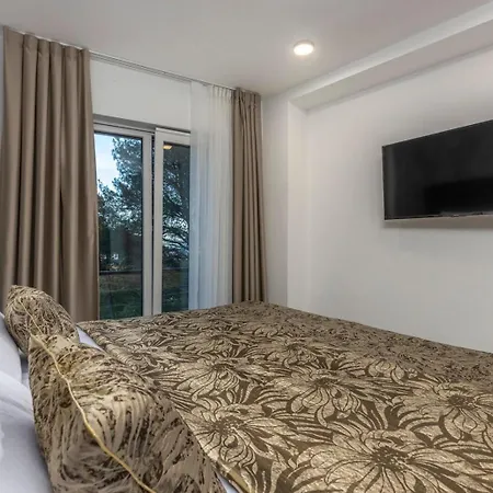 Villa In Istria With Heated Pool And 3 Bedrooms Mošćenička Draga