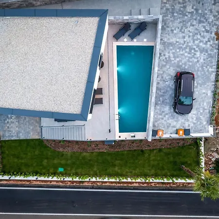 Villa In Istria With Heated Pool And 3 Bedrooms