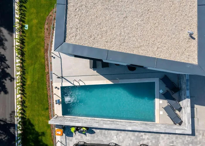 In Istria With Heated Pool And 3 Bedrooms *